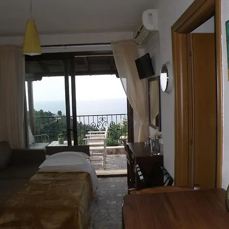 Palamidi Aparthotel 3*