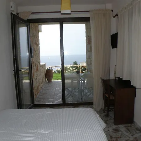 Palamidi Lägenhetshotell 3*